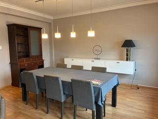 Kruisem: ruime stadswoning te huur met 3 slaapkamers en grote tuin.In het centrum van Kruisem bevindt zich deze zeer ruime stadswoning met een...