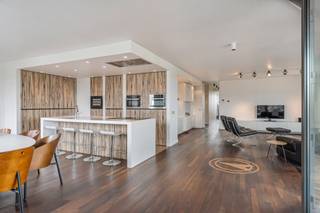 Appartement unique (154 m², 5ème étage, ascenseur) + terrasse ensoleillée (23 m²) près du centre de Hasselt avec vue sur le...