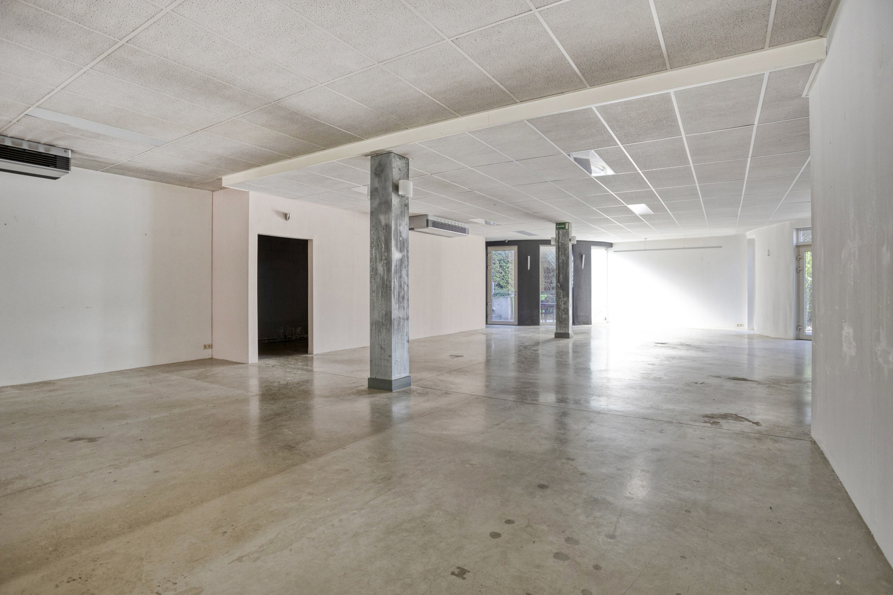 Commercial à louer à Saint-Trond - photo 3