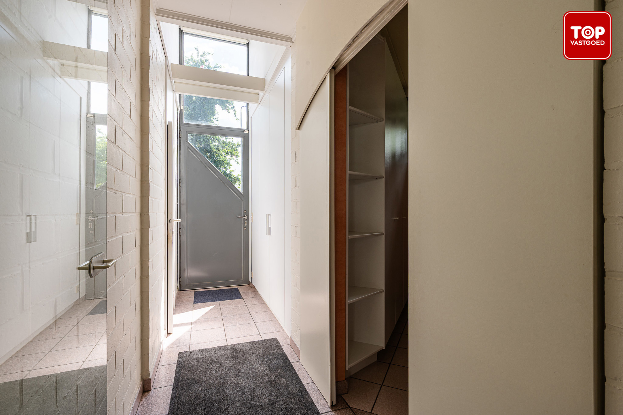 Open bebouwing een perceel van 690m² met mooie tuin en garage. - foto 3