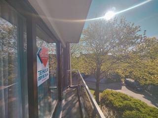 Gerenoveerd 2 slaapkamer appartement op de 2de verdieping van een kleine residentie. Ligging net buiten het centrum van Brugge met een vlotte...
