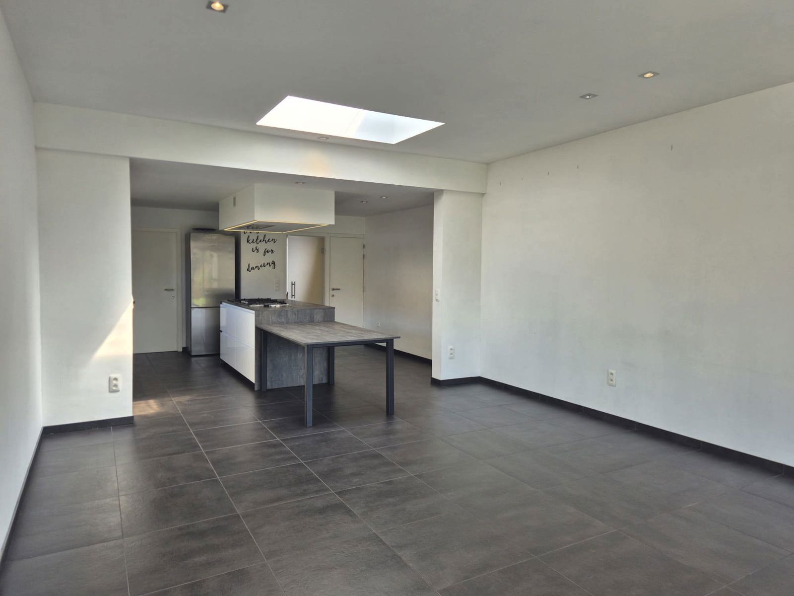 Halfopen bebouwing met 2 slaapkamers, tuin en garage - foto 4