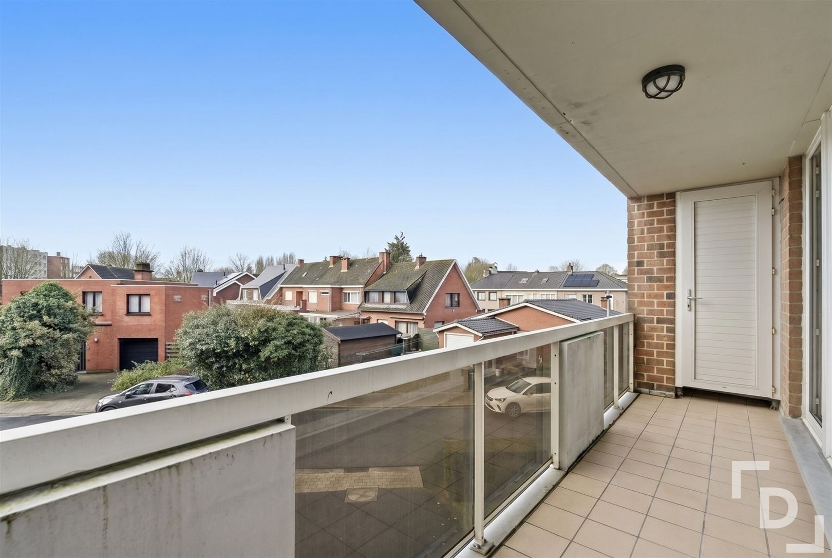 Ruim appartement met 3 slaapkamers en garage - foto 5