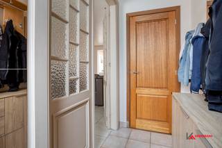 Op zoek naar een nieuwe thuis? Deze prachtige instapklare woning biedt alles wat je zoekt! * Prachtige leefruimte met aangrenzende keuken. * Compleet...