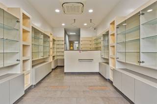 Welkom in deze unieke eigendom gelegen in het hart van Eeklo. Met een totale bruikbare oppervlakte van 134m² op een perceel van 66m², biedt dit...