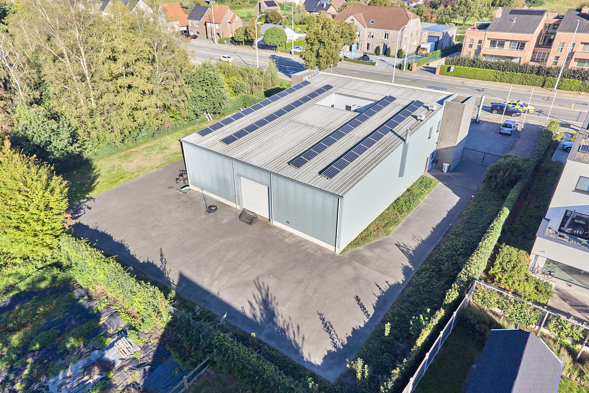 TE KOOP Dilsen-Stokkem: bedrijfsgebouw met appartementen - foto 4