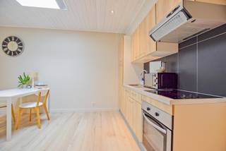 Gerenoveerde woning (2025) in winkelstraat van Nieuwpoort-stad op 161 m².Deze prachtige woning combineert ruimte, comfort en energiezuinigheid...