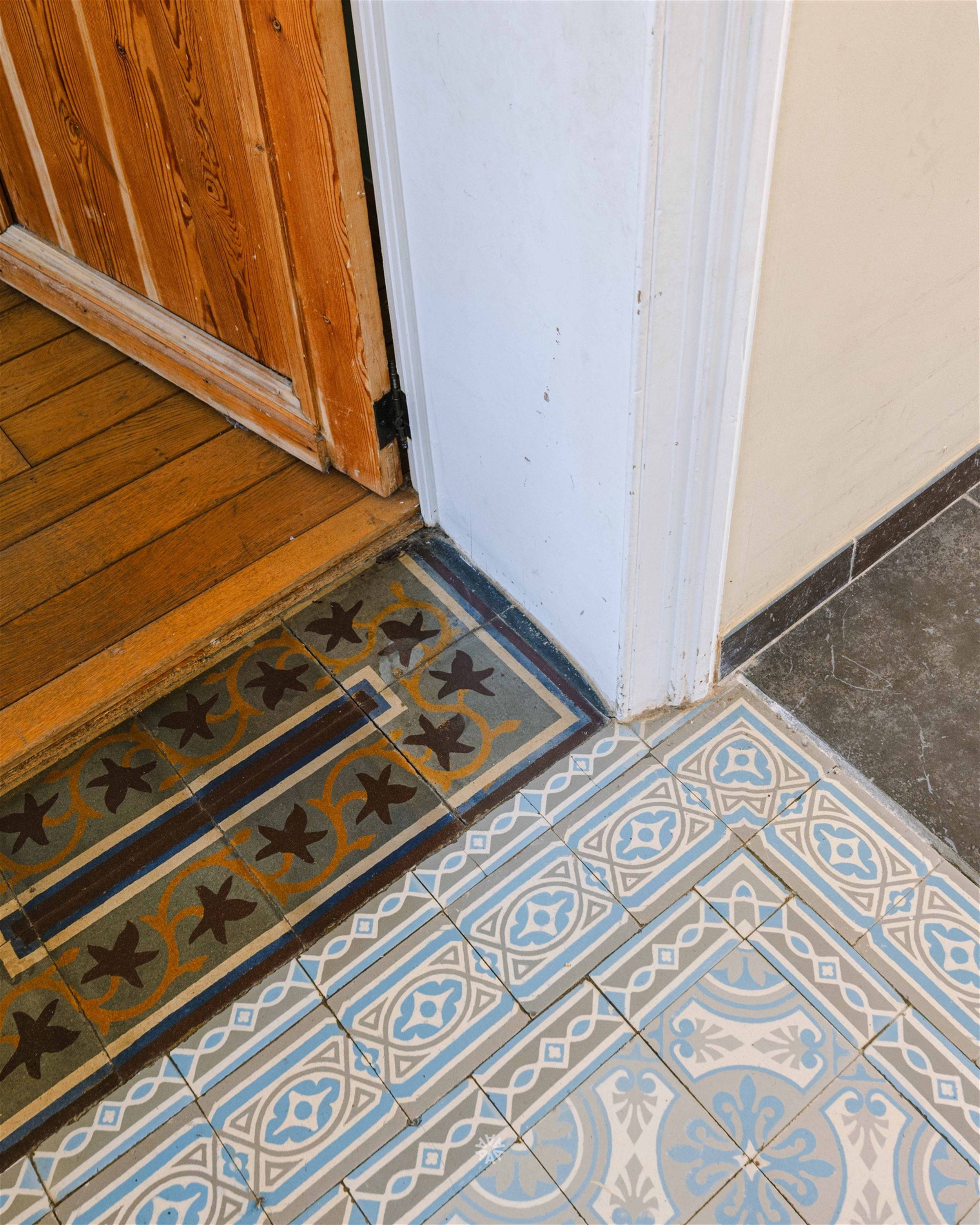 Maison de caractère avec un grand potentiel  - photo 5