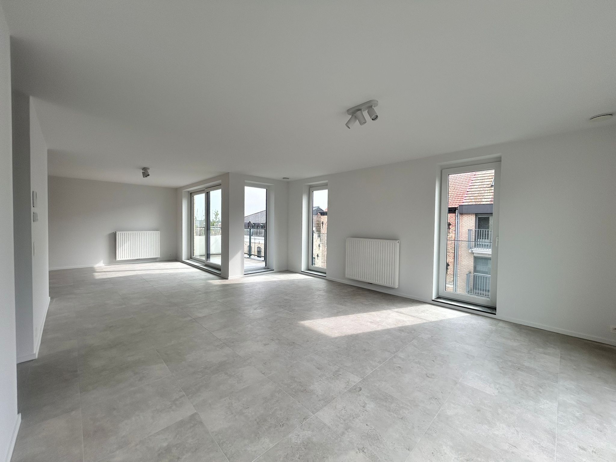 Nieuwbouwappartement met 2 slaapkamers en 2 ruimte terrassen te huur in Diksmuide - foto 5