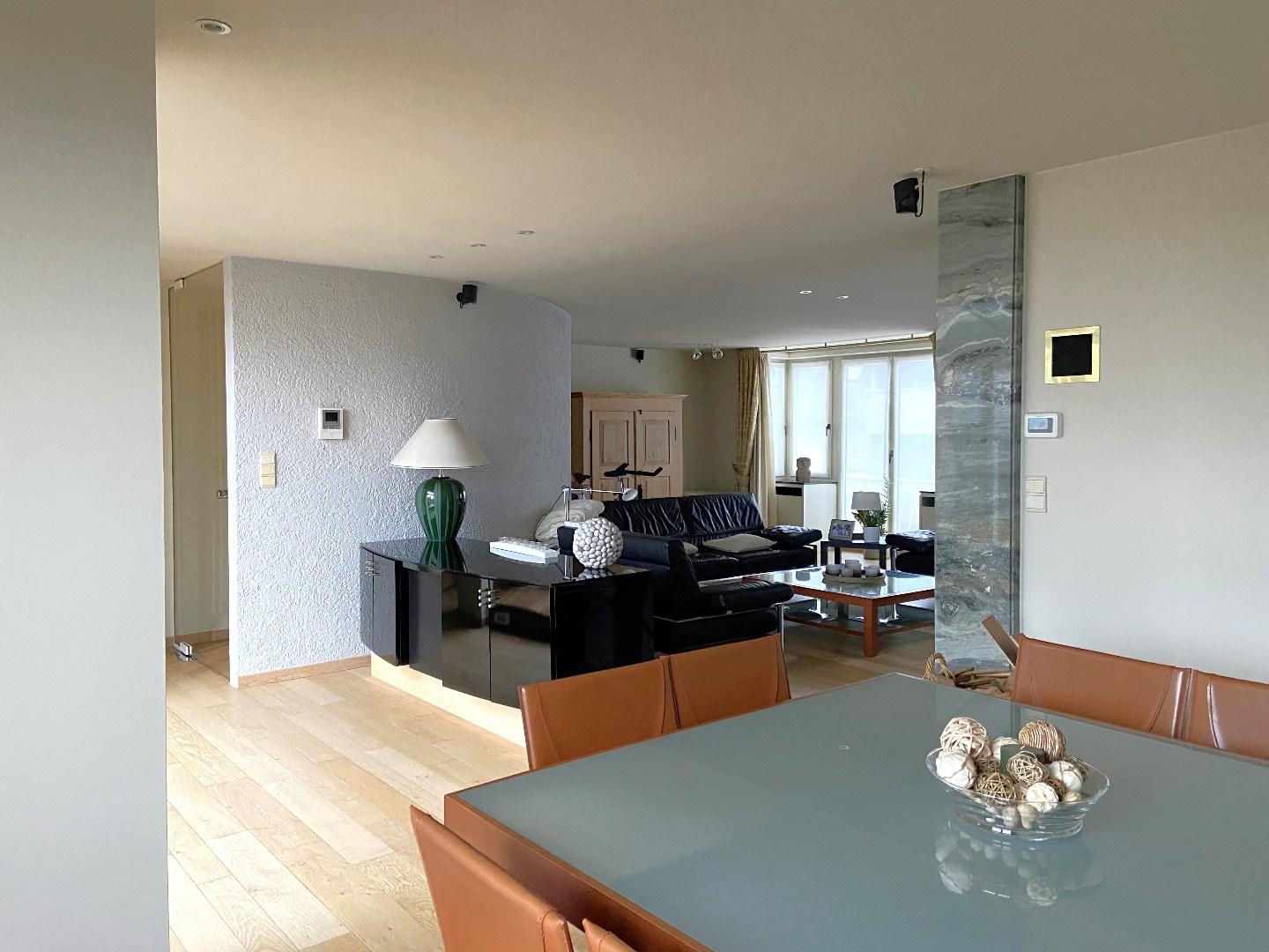 Multifunctioneel handelspand met luxueuze woonst op centrumligging in Sint-Eloois-Vijve! - foto 4