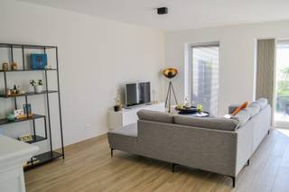Op zoek naar een instapklaar appartement waar open ruimte, veel licht en energiezuinig wonen perfect samenkomen? Zoek niet verder. Dit...