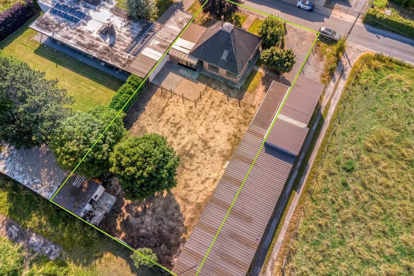 Alleenstaande woning op 1.441m² met extra opslagruimte - foto 1