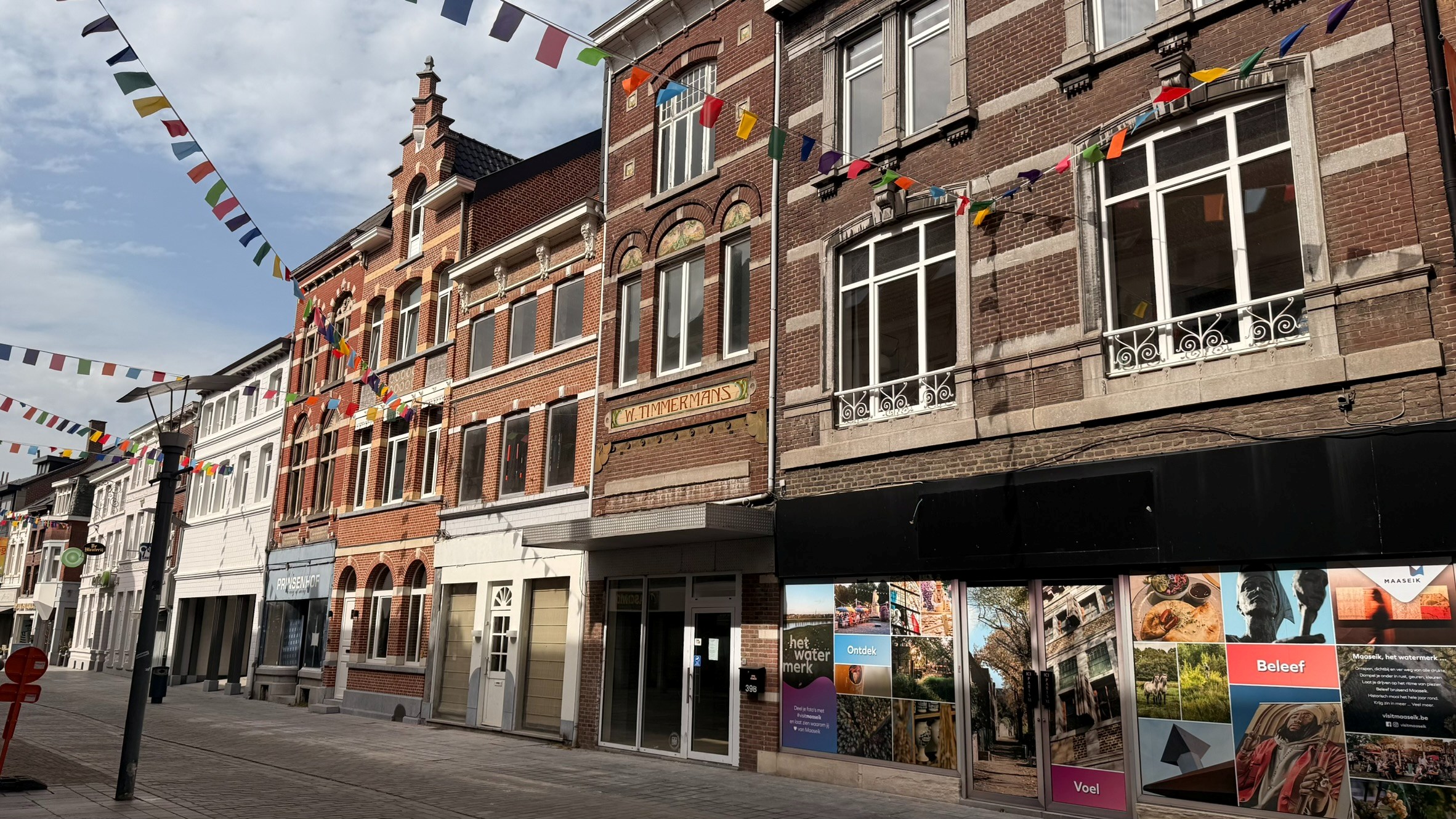 Goed gelegen duplex handelspand in hart van Maaseik - foto 3
