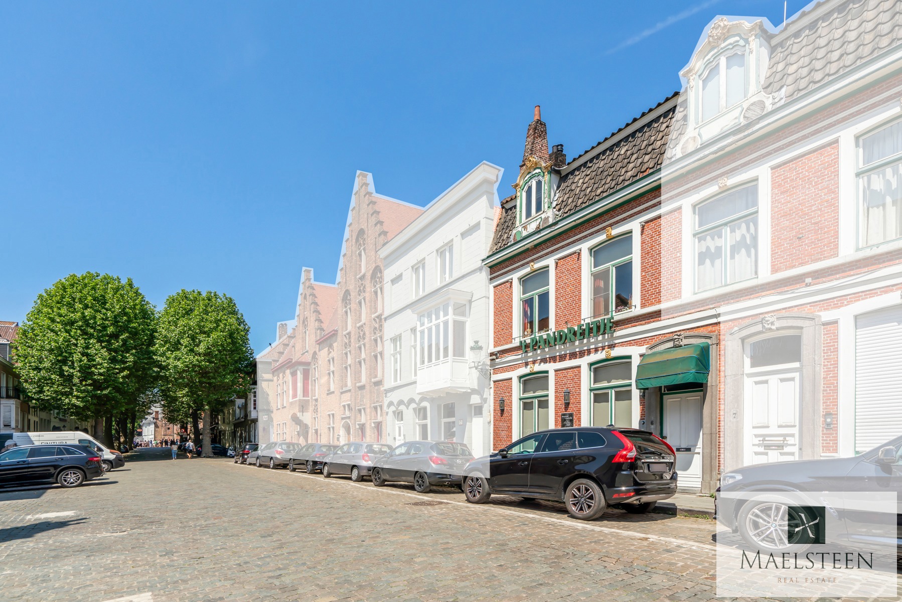 Verrassend ruime woning, centraal gelegen in hartje Brugge - foto 1