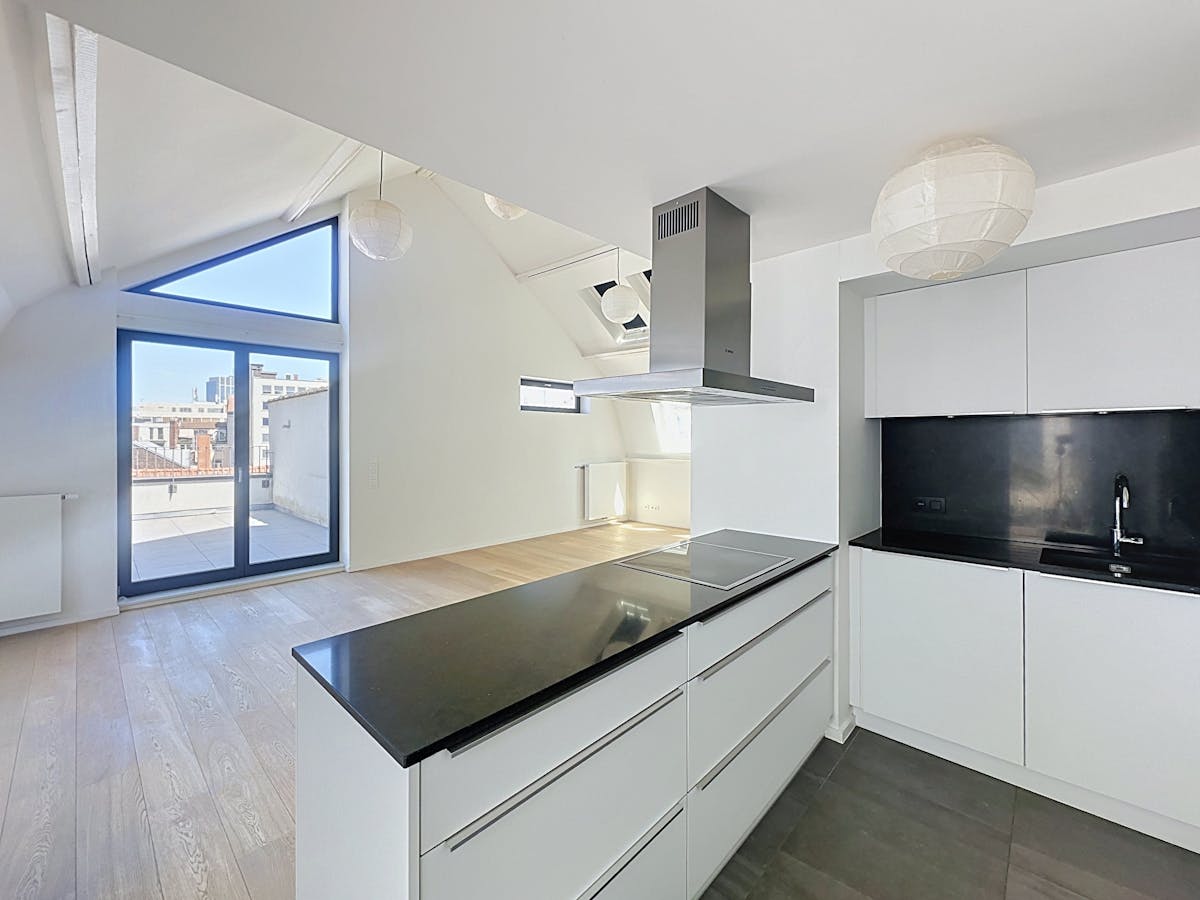 Brussel: Ruim 2 slaapkamer appartement in het centrum van Brussel. - foto 4