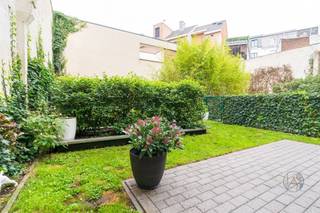 Stijlvol wonen met een vleugje loftgevoel in het hart van 't Zuid.In een van de meest geliefde buurten van Antwerpen, op een steenworp van de...