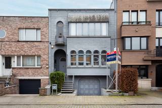 PULHOF - Karaktervolle Art deco burgerwoning met garage op een mooi zonnig perceel van ca. 551m² grond gelegen in de gegeerde Pulhofwijk...