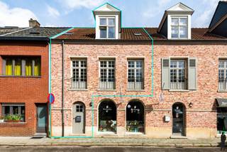 Prachtig duplex appartement met 2-3 slaapkamers, 2 badkamers, bureau en gezellig terras in het centrum van KontichAlgemeen:- Bewoonbare oppervlakte:...