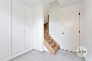 ENERGIEZUINIGE HOB MET 3 SLKS In een rustige en groene omgeving te Kozen, deelgemeente van Nieuwerkerken treffen wij deze energiezuinige gezinswoning...