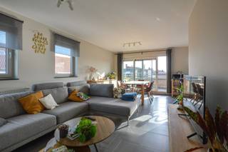 Recent appartement te huur nabij centrum van Westkerke. Het appartement bevindt zich op eerste verdieping en beschikt over een inkom, ruime...