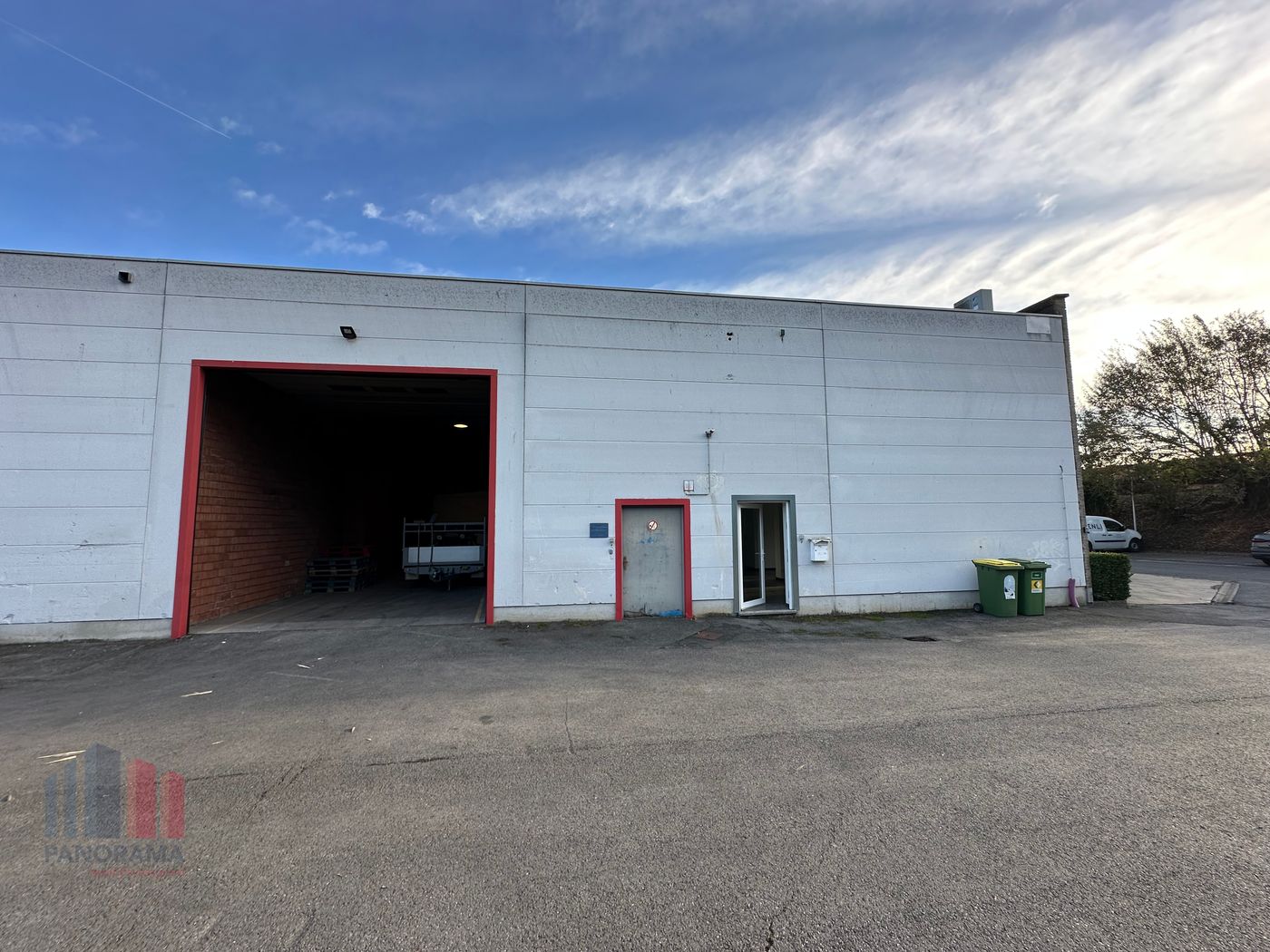 Magazijn met kantoor te huur in Kortrijk - photo 4
