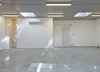 SINT-NIKLAAS - Polyvalente atelier te huur op toplocatie! Op zoek naar een instapklaar atelier op een rustige, maar vlot bereikbare locatie? Ontdek...