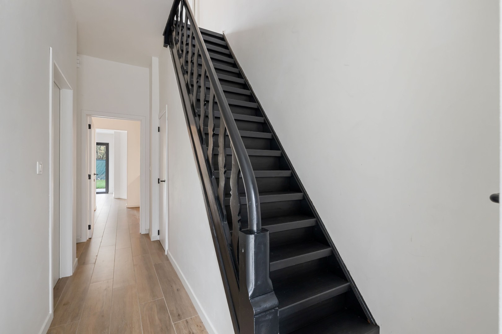 Zeer leuke gerenoveerde woning met 3 slaapkamers - foto 2