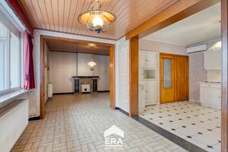 Te koop: open handelspand met woning in Oudsbergen, gelegen aan de Grote Baan op een drukke en goed zichtbare locatie. Dit handelspand uit 1958...