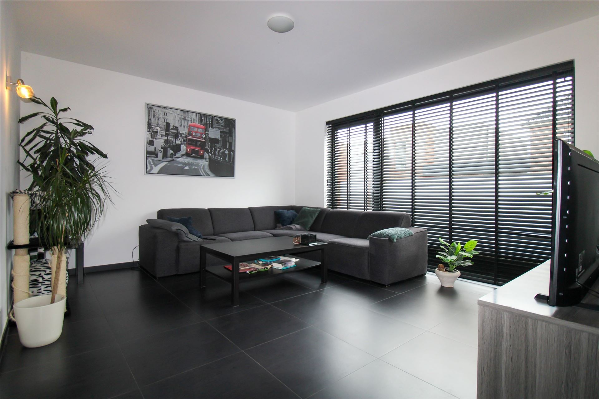 House for sale in Maasmechelen with 3 bedrooms - photo 2