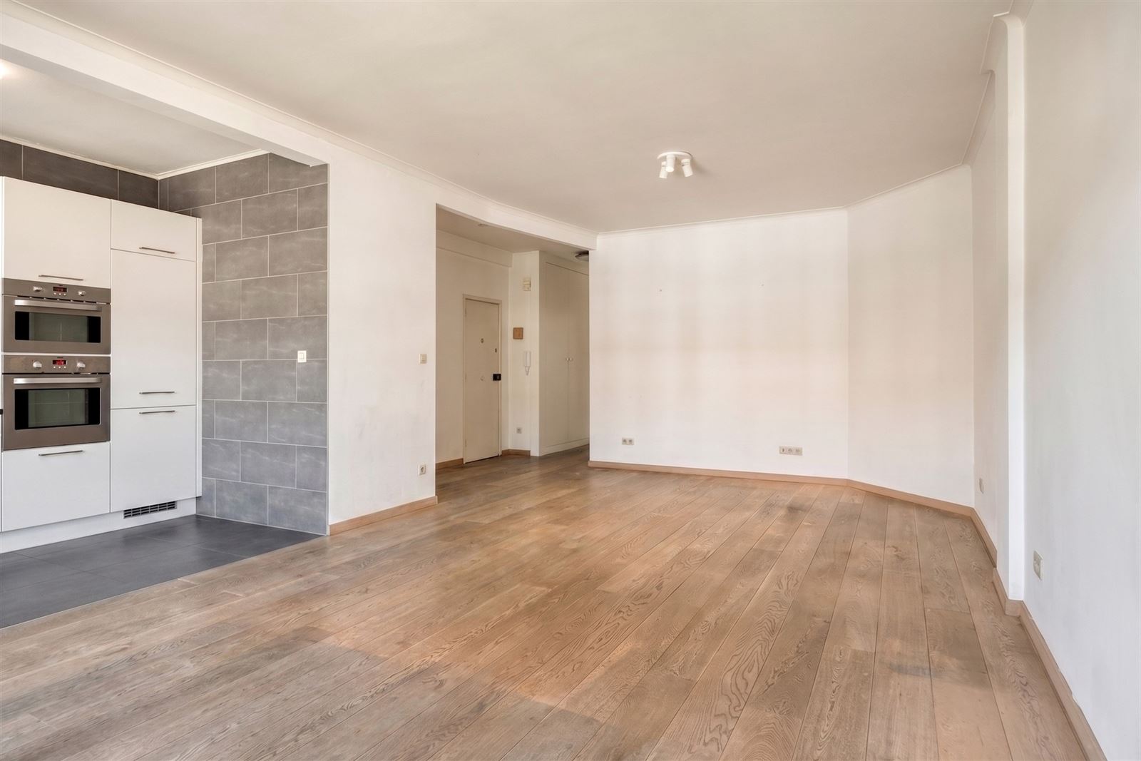 Appartement à louer à Anvers avec 2 chambres - photo 4