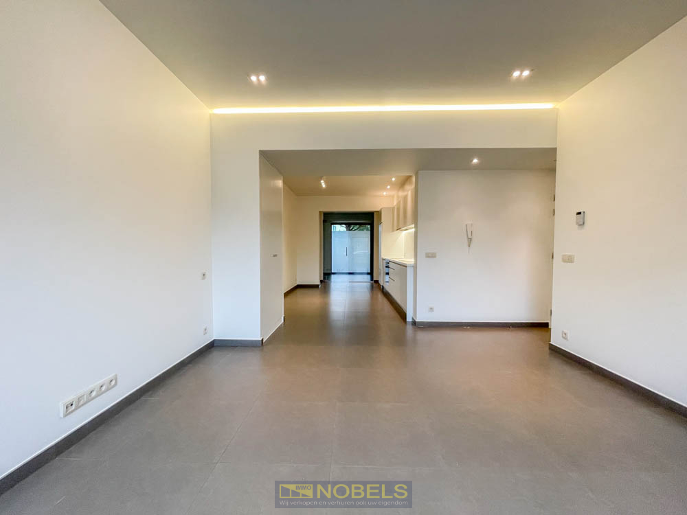 Te huur, gelijkvloers en gerenoveerd appartement te Oudenaarde - photo 4