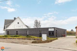 Op een schitterende Triple-A locatie gelegen op de verbindingsas, Mechelen - Heist-op-den-Berg, bevindt zich dit handelspand met...