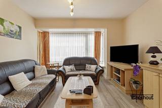 Dit energiezuinig en lichtrijk appartement bevindt zich in een kleine residentie vlakbij strand en duinen, alle winkels en supermarkten,...