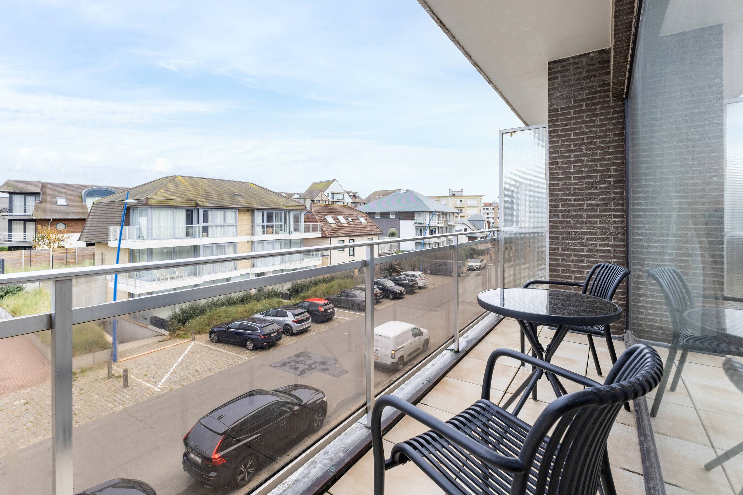 Gerenoveerd appartement te koop in Sint-Idesbald! - foto 4