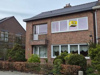 Op zoek naar een ruim en comfortabel appartement in een rustige buurt? Dit appartement op de eerste verdieping in Geel biedt alle nodige comfort.Het...