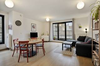 Rustig gelegen recent 1 slpk appartement (65 m²) in een kleinschalig gebouw met EPC C, te koop in Sint-Jans-Molenbeek. Gelegen in een...