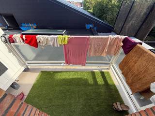 Opbrengsteigendom gelegen in één van de mooiste straten van Merksem op wandelafstand van openbaar vervoer, parken, winkels, ...<br /><br />Het gebouw is ingedeeld met een handelspand op het gelijkvloers (WORDT NIET MEE VERKOCHT) en 8 appartementen met 1 slaapkamers en terras. De appartementen hebben allemaal een afzonderlijk kadastraal nummer. BasisKI per appartement: € 500- € 528<br /><br />Indeling van het gebouw:<br />Eerste verdieping: <br />4 appartementen met 1 slaapkamers, ingerichte badkamer met inloopdouche, lavabomeubel met lavabo, toilet en handdoekradiator, ingerichte keuken voorzien van kasten, spoelbak, gasfornuis en dampkap, ruime living en terras.<br />Tweede verdieping:<br />4 appartementen met 1 slaapkamer, ingerichte badkamer met inloopdouche, lavabomeubel met lavabo, toilet en handdoekradiator, ingerichte keuken voorzien van kasten, spoelbak, gasfornuis en dampkap, ruime living en terras.<br /><br />Elk appartement beschikt over een eigen kelderberging.<br /><br />Maandelijkse huuropbrengst: € 5.299,68 /mnd + € 400/mnd AO<br />bus 1: € 750/mnd+ € 50/mnd AO<br />bus 2: € 700/mnd + € 50/mnd AO<br />bus 3: € 559,68/mnd + € 50/mnd AO<br />bus 4: € 750/mnd + € 50/mnd AO<br />bus 5: € 700/mnd + € 50/mnd AO<br />bus 6: € 750/mnd + € 50/mnd AO<br />bus 7: € 590/mnd + € 50/mnd AO<br />bus 8: € 500/mnd + € 50/mnd AO<br />Jaarlijkse huuropbrengst: € 63.596,16 + € 4.800/mnd AO<br /><br />EPC scores:<br />bus 101 129 kWh/m²jaar - B label<br />bus 102: 130 kWh/m²jaar - B label<br />bus 103: 146 kWh/m² jaar - B label<br />bus 104: 278 kWh/m² jaar- C label<br />bus 201: 139 kWh/m² jaar - B label<br />bus 202: 138 kWh/m² jaar - B label<br />bus 203: 139 kWh/m² jaar - B label<br />bus 204: 165kWh/m²jaar - B label<br /><br />Individuele nutsvoorzieningen behalve water met gemeenschappelijke meter.<br />