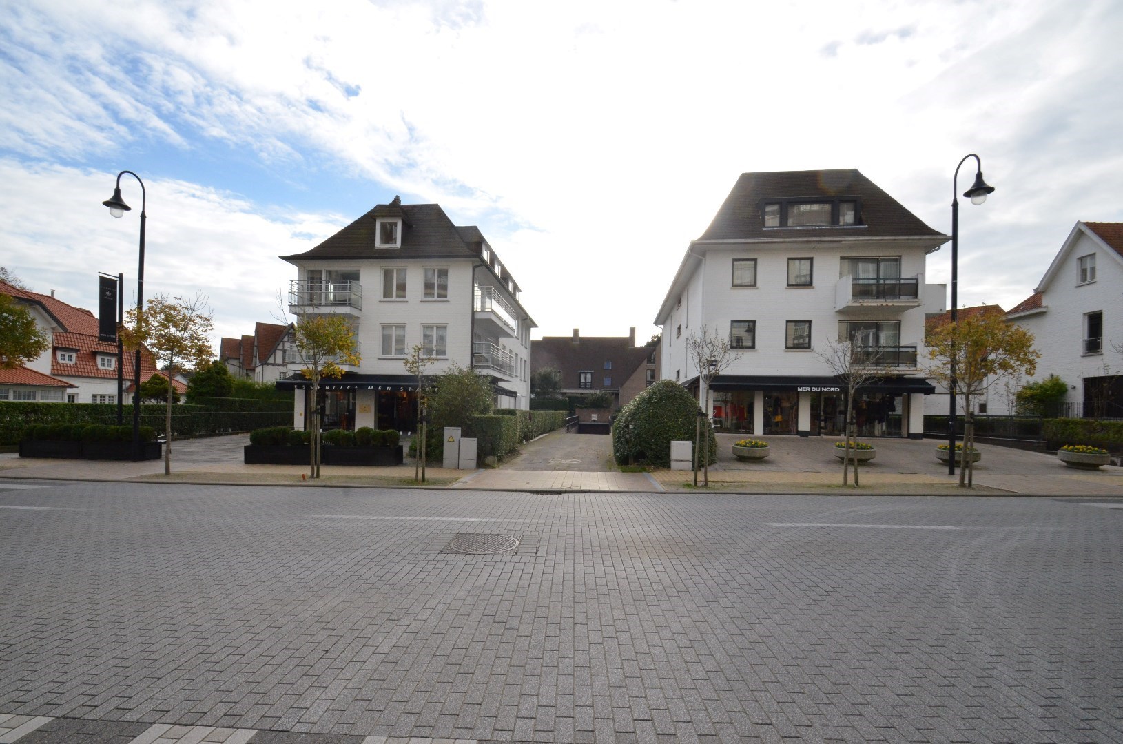 Autostaanplaats in een residentie op de Kustlaan nabij het Albertplein - foto 1