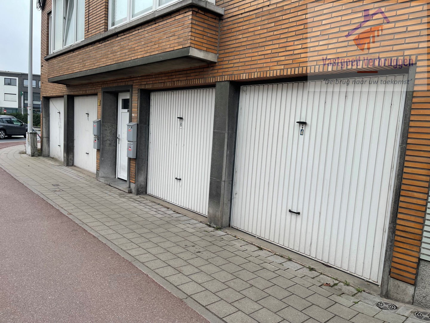 4 verhuurde garageboxen op interessante ligging - foto 3