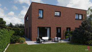 Elke zondag welkom op ons kantoor van 10u-12u voor meer info over de nieuwbouwprojecten! <br /><br />Moderne nieuwbouwwoning in ruwbouw (HOB) met 3 slpks, zalig gelegen op een nieuwe verkaveling met een uitstekende bereikbaarheid naar winkels, scholen en de autosnelweg E313-E314!<br /><br />Deze rustige gelegen half open bebouwing wordt opgetrokken in een lichte steen en bevindt zich op een perceel van 2.5 are met een zuidwestelijke oriëntatie.<br /><br />De strakke blok heeft een bruto bewoonbare oppervlakte van 156 m² en is praktisch opgedeeld.<br />Er werd rekening gehouden met een grote leefruimte met achteraan een gezellige keukenruimte verbonden met een ruime berging.<br /><br />Via de inkomhal met gastentoilet komt men in de living met aparte zithoek en eetkamer.<br />Vanuit de living vertrekt ook de trap naar boven. Langs de keuken bevindt er zich een praktische berging. Door de grote ramen is er een uitstekende lichtinval.<br />Op de eerste verdieping zijn er 3 slaapkamers (waarvan 1 met dressing), een technische berging, een apart toilet en een badkamer.<br /><br />Deze ruwbouwwoning wordt opgeleverd met een vlak getrokken perceel dat onmiddellijke aanplanting toelaat.<br /><br />De Simone Reyndersstraat is een jonge verkaveling waar rust en wonen hand in hand gaan.<br />Boekt staat gekend als een rustig gedeelte van Heusden-Zolder met als grote troef de uitstekende bereikbaarheid van de autosnelweg richting Verkeerswisselaar E313-E314 = “Het Klaverblad”.<br />Als extraatje vertrekt men vanuit hier te voet richting natuur voor ene prachtige boswandeling en heeft men ook nog een echte warme bakker in de buurt!<br /><br />Deze compacte woningen zijn ideaal als starterswoningen : ook een school ligt gewoon om de hoek.<br />De woningen worden verkocht onder 12% schrijfgeld op de grond en 21% op de constructie!<br />Samenwerken met deze bouwheer is kiezen voor zekerheid en duidelijke afspraken; voor de snelle beslissers zijn aanpassingen binnen nog mogelijk.<br /><br />GELIJKVLOERS : inkomhal, gastentoilet, leefruimte met trap naar boven, eetkamer, keuken, grote berging<br />EERSTE VERDIEPING : nachthal, 3 slaapkamers ( waarvan 1 met dressing) , badkamer, berging, apart toilet<br />TUIN: aan te leggen<br /><br />Pluspunten:<br />-zeer rustige verkaveling, gelegen op het einde = doodlopend<br />-strakke en moderne stijl!<br />-zeer degelijke bouw<br />-156 m²<br />-aangename leefruimte- grote berging<br />-3 slaapkamers (waarvan 1 met dressing)<br />-goede ligging<br />-bij de autosnelweg alsook bij natuur en bos!<br />-grondwaarde aan 12%, enkel constructie onder 21%BTW<br />-regenwaterput en wadi<br /><br /><span>Maatregelen opgenomen in het Maatregelenregister: nee</span><br /><br />Voor een afspraak of meer info, bel ons op 078/78.78.70, of kom gewoon binnen op ons kantoor. Steeds welkom!