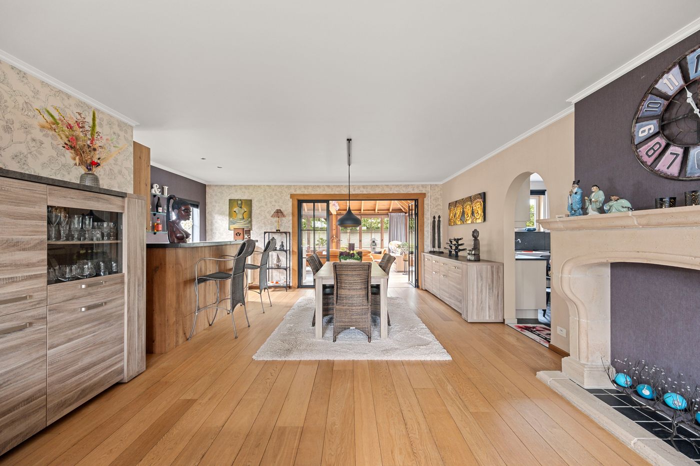 EXCLUSIEVE VILLA MET HOOGWAARDIGE AFWERKING IN RUSTIGE WOONOMGEVING - foto 4