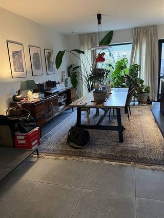 Welkom bij deze moderne woning in Kemzeke, een hedendaagse woningontwerp dat comfort en stijl perfect combineert. Dit eigentijdse huis beschikt...