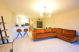 - Appartement au deuxième étage- Situé le long du Handzamevaart dans le centre-ville de Diksmuide- Petit immeuble dans un emplacement de premier...