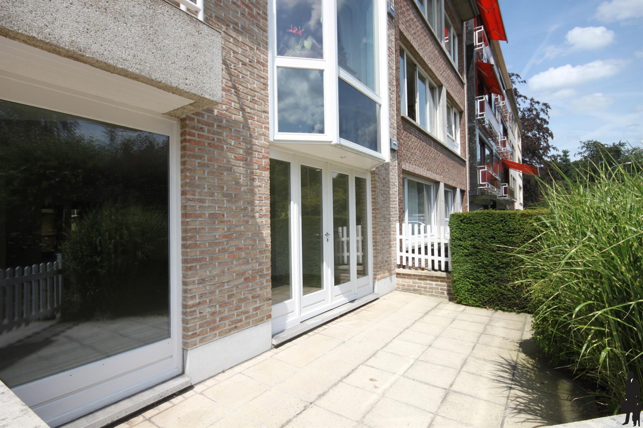 In het centrum van Brasschaat een gelijkvloers appartement ca. 180m², met terras, tegenover het park! - foto 4