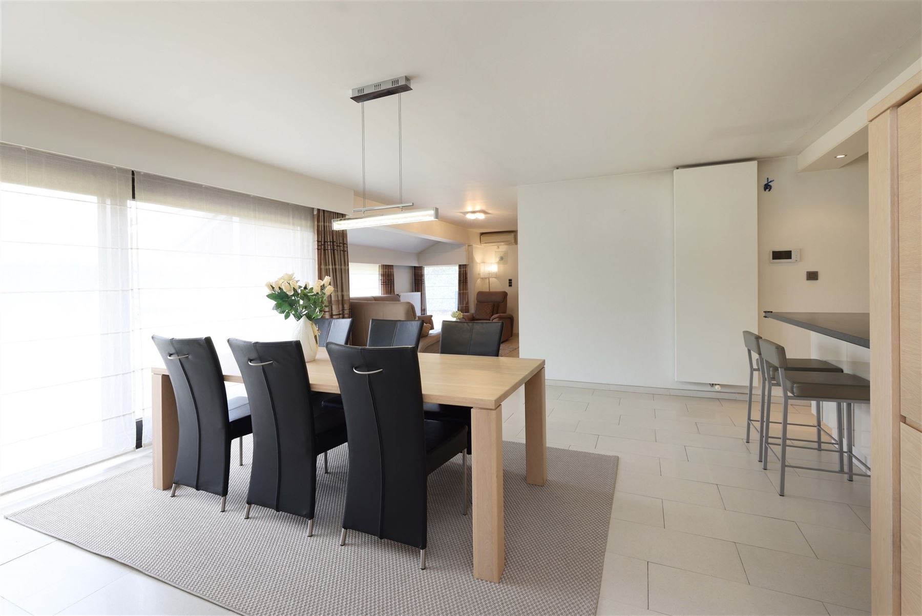 Rustig gelegen gelijkvloerse woning met 3 slaapkamers op knap perceel van 9a 33ca - foto 2