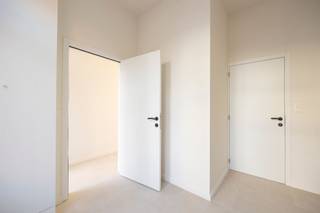 Ontdek deze prachtige en volledig gerenoveerde woning, gelegen in de Sint-Gommarusstraat 32 te Mechelen. Deze woning combineert hedendaags comfort...