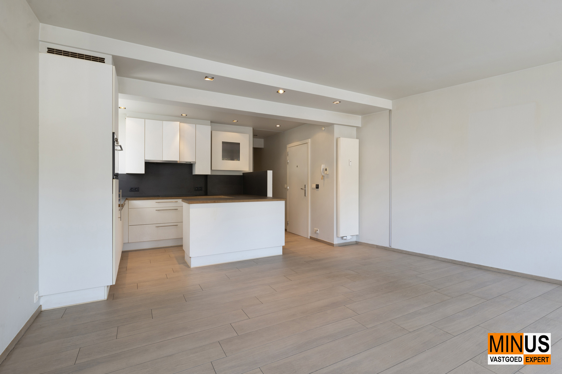 Lichtrijk appartement met 2 slaapkamers en uitzicht op het Sint-Petrus- en Paulusplein - foto 3