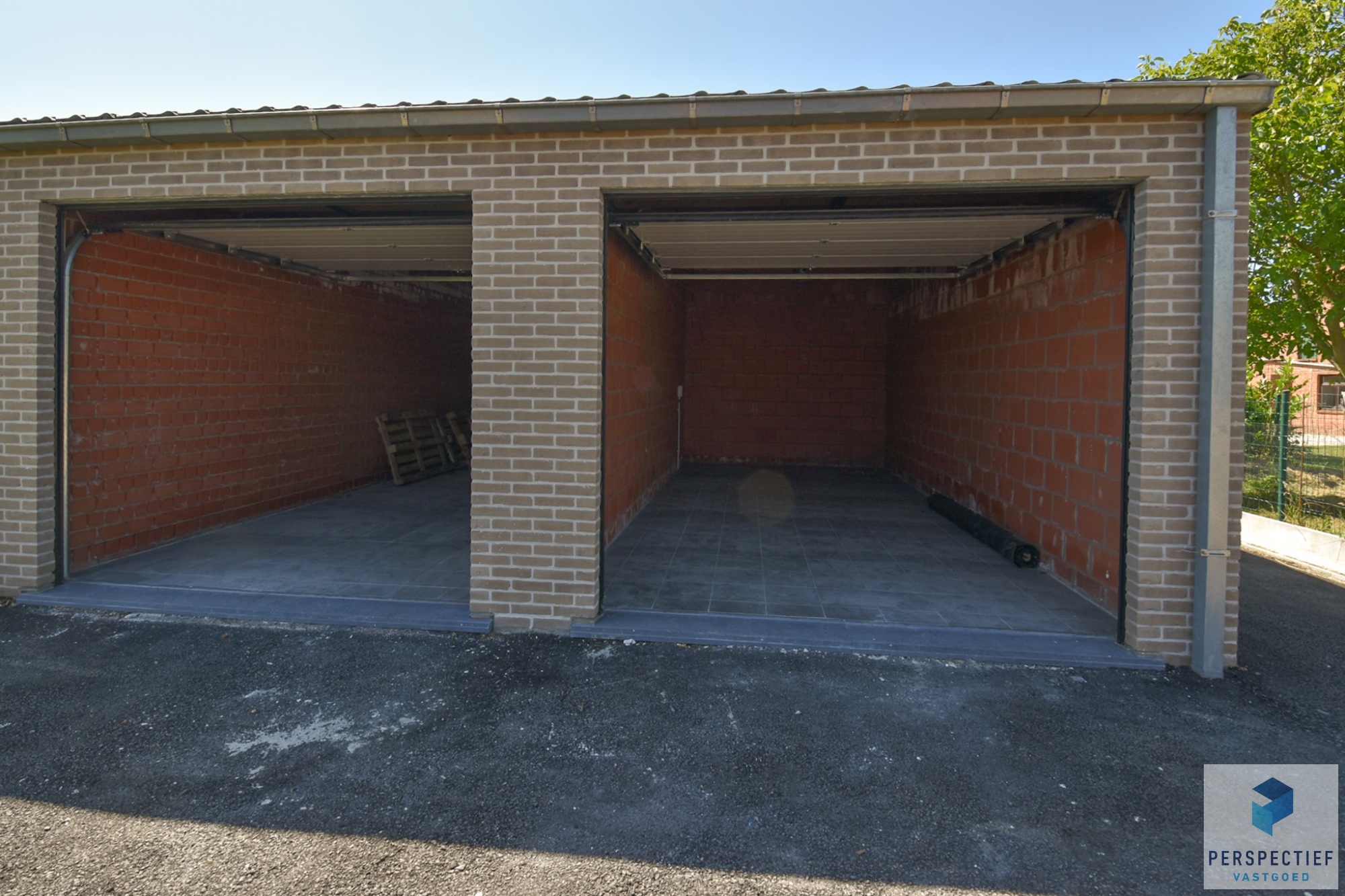 RUIME garagebox met automatische poort - foto 3