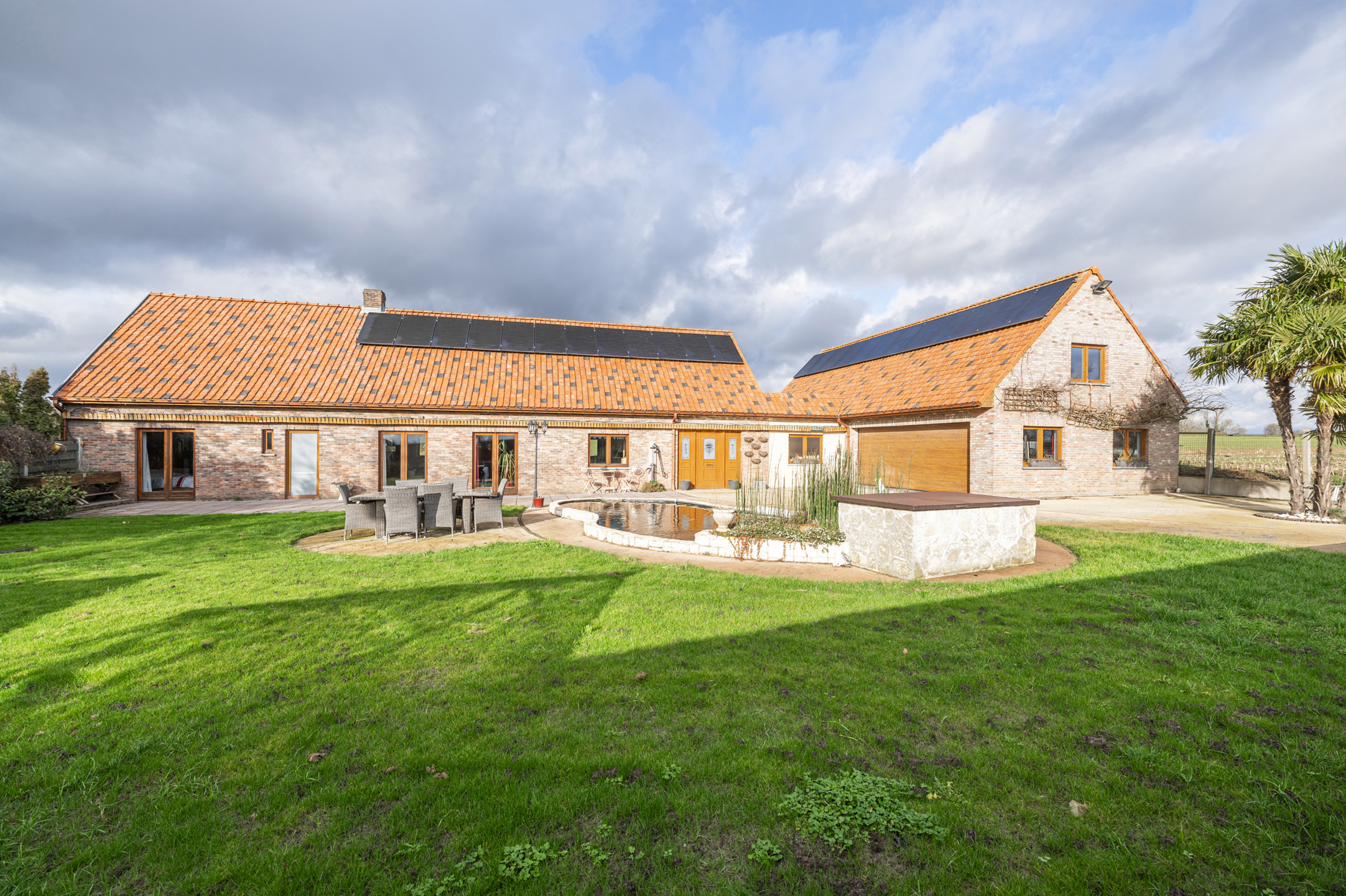 Mooie villa in boerenstijl met 4 slpk, tuin en garage - foto 2