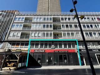 HANDELSGELIJKVLOERS van ca. 140 m² met bovengelegen RUIM APPARTEMENT, gelegen op een commerciële toplocatie op enkele stappen van de Zeedijk,...